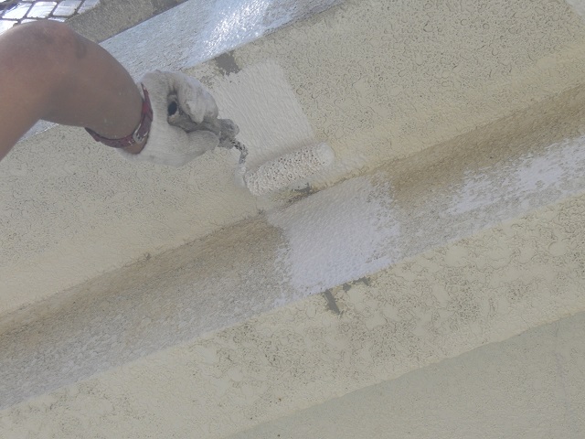 岸和田市春木本町で外壁クラックにパター付け塗装