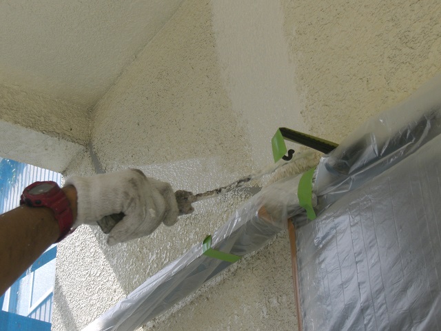 岸和田市春木本町の外壁クラックにパターン付け