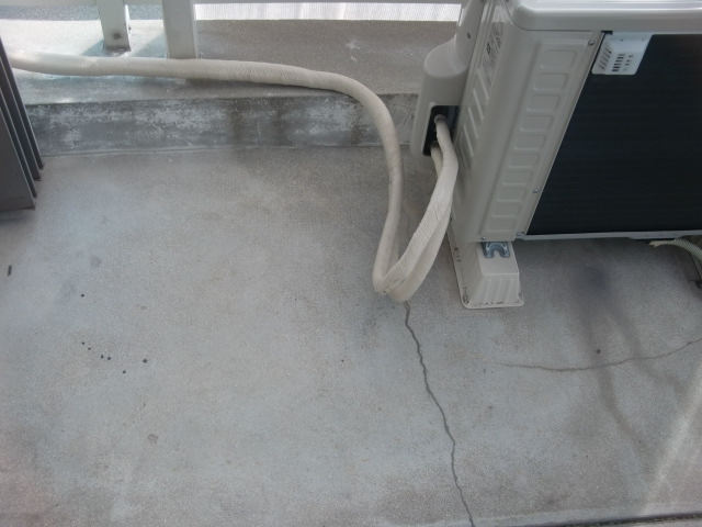 岸和田市池尻町のベランダ劣化状況