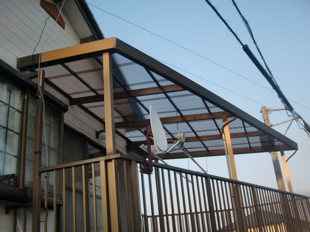 岸和田市尾生町の二階のテラス波板張替完了