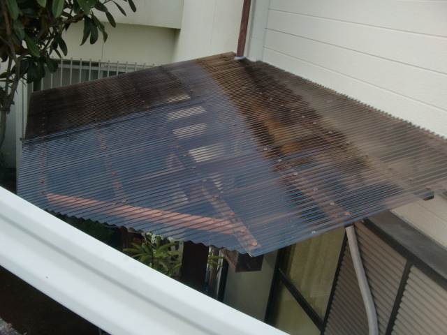 岸和田市尾生町の１階のテラス波板張替完了