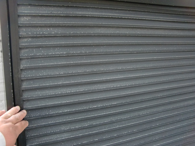 岸和田市三田町の劣化した雨戸