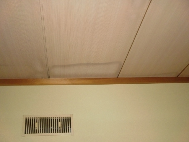 岸和田市の雨漏り跡