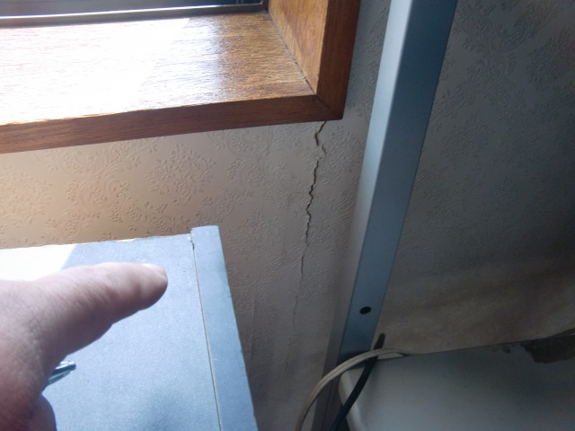 泉北郡忠岡町のサッシ枠からの雨漏り