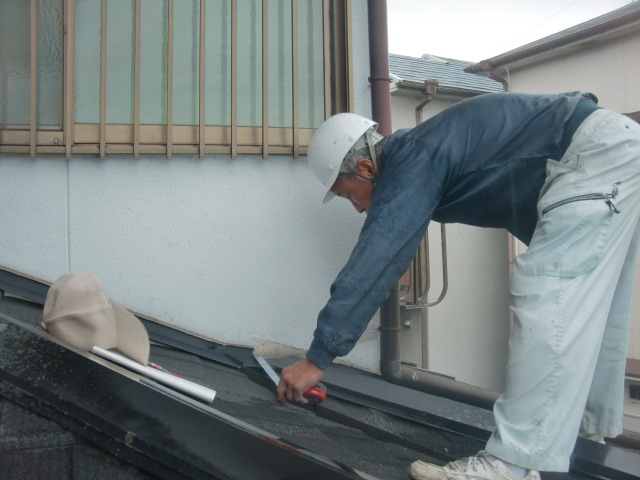 泉佐野市の雨漏り状況確認/板金部