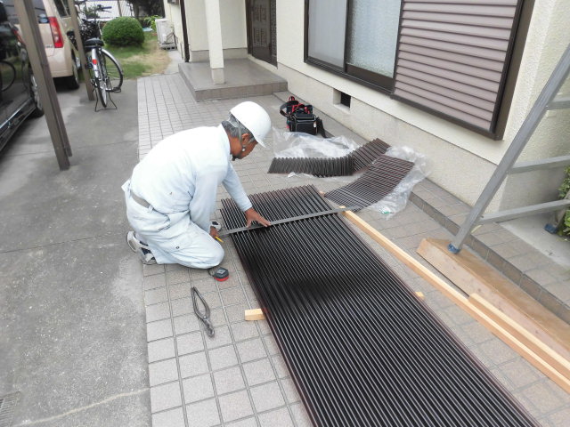 泉北郡忠岡町の波板ポリカ加工中