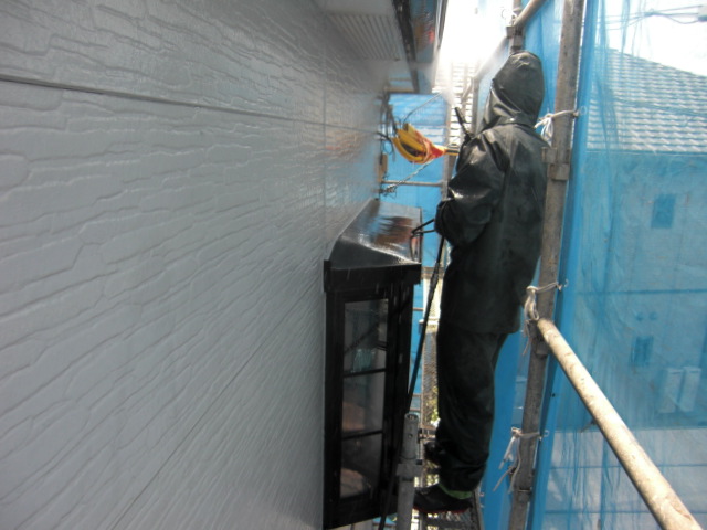 岸和田市三田町の軒天井から洗浄