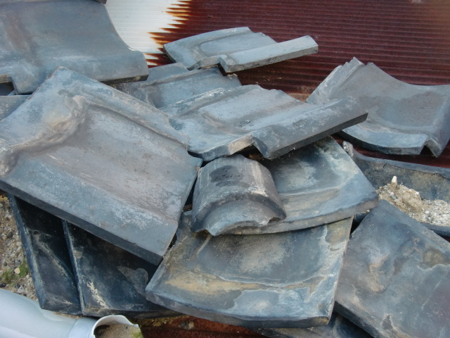 泉大津市の崩れた屋根