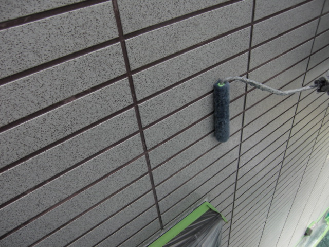 岸和田市三田町の外壁下塗り