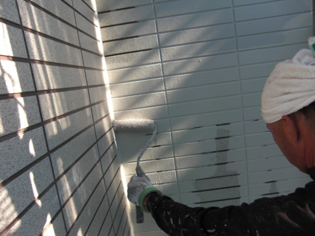 岸和田市三田町の外壁中塗り