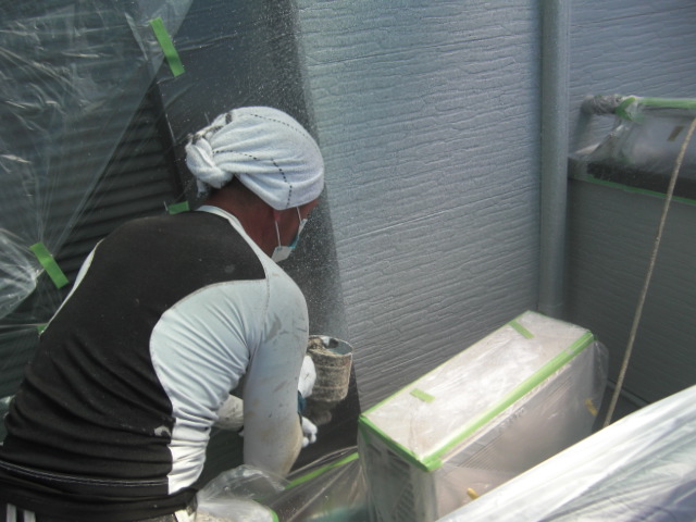 岸和田市三田町の外壁上塗り