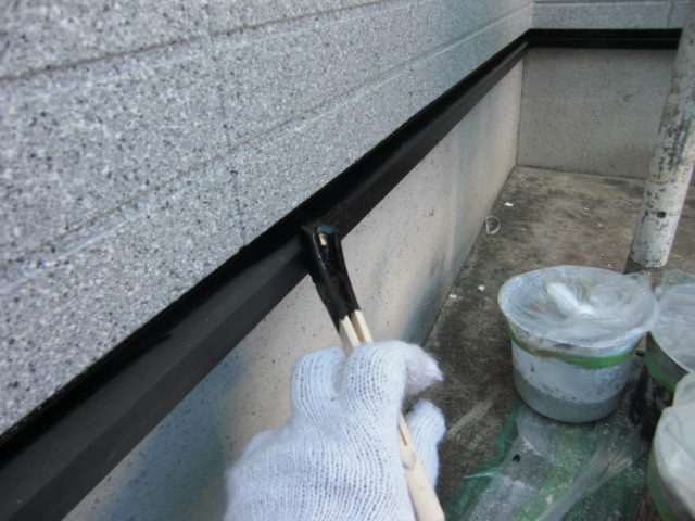 岸和田市三田町の土台水切り塗装