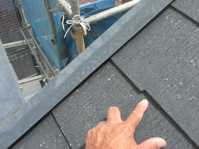 貝塚市半田の屋根にタスペーサー挿入