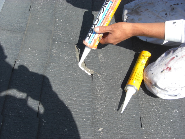 貝塚市半田の割れたスレート瓦の補修