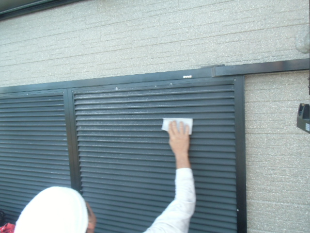 岸和田市西之内町の雨戸目粗し