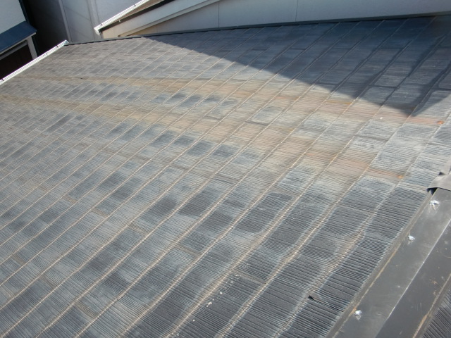 熊取町の屋根が塗装の時期にきています