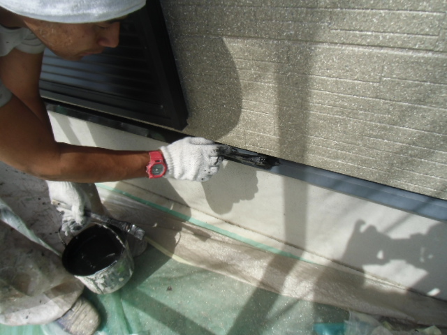 岸和田市西之内町の土台水切り塗装