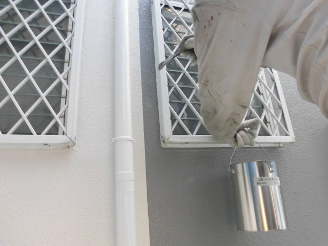 貝塚市半田の面格子塗装