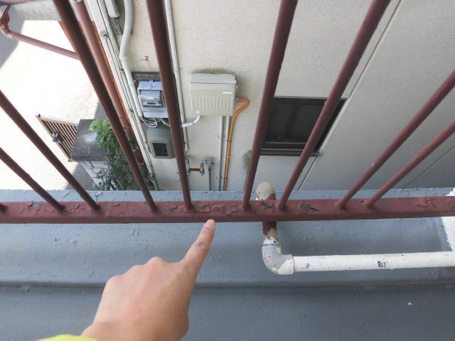 岸和田市吉井町のベランダの手すり現況