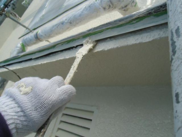 岸和田市春木本町の外壁塗装で庇塗装