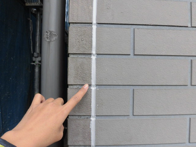 和泉市の外壁の目地コーキング打ち替え