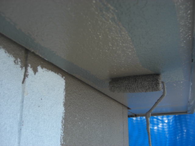 岸和田市の軒天井も塗装します