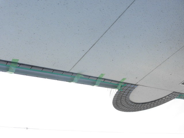 貝塚市石才のバルコニーの下端水切りを養生