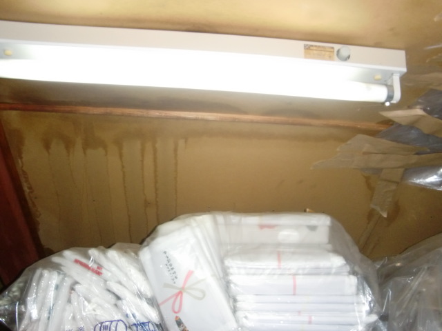 岸和田市の屋根裏収納での雨漏り