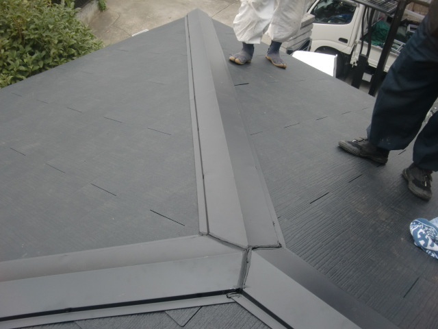 岸和田市の下屋根葺き替え完了