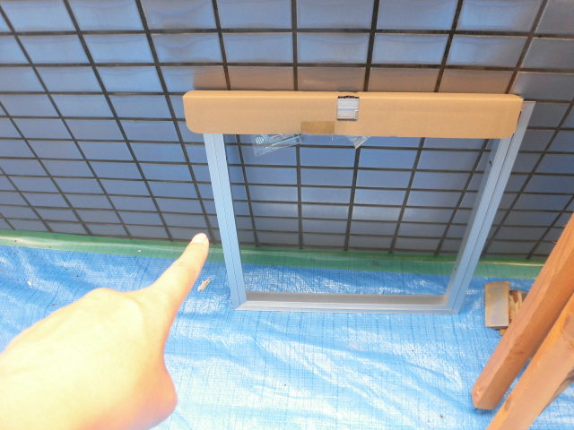 貝塚市石才のバルコニーの下端に点検庫設置