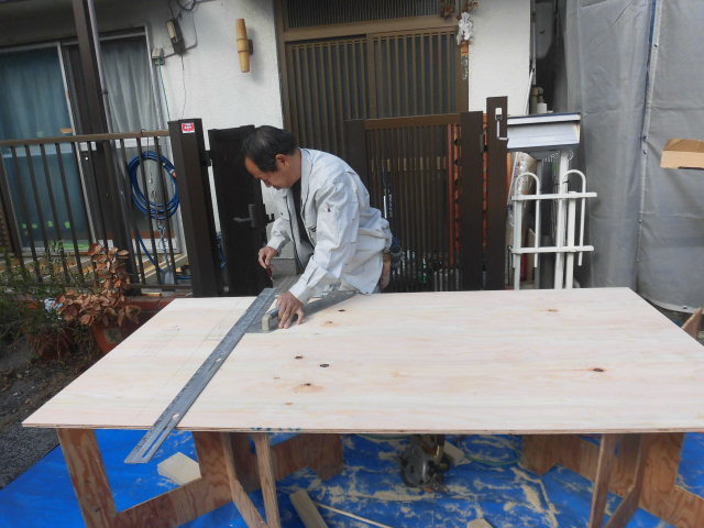 岸和田市土生町の物干し場設置工事