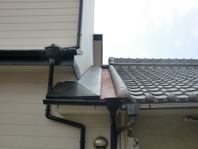 岸和田市の雨樋塗装後