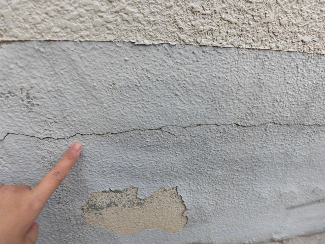 岸和田市藤井町の外壁のクラック