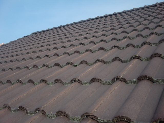 岸和田市西之内町の塗装前のセメント瓦