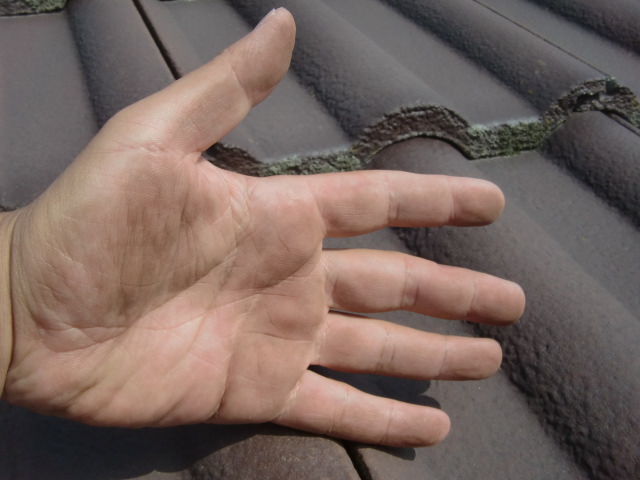 岸和田市西之内町のセメント瓦のチョーキング