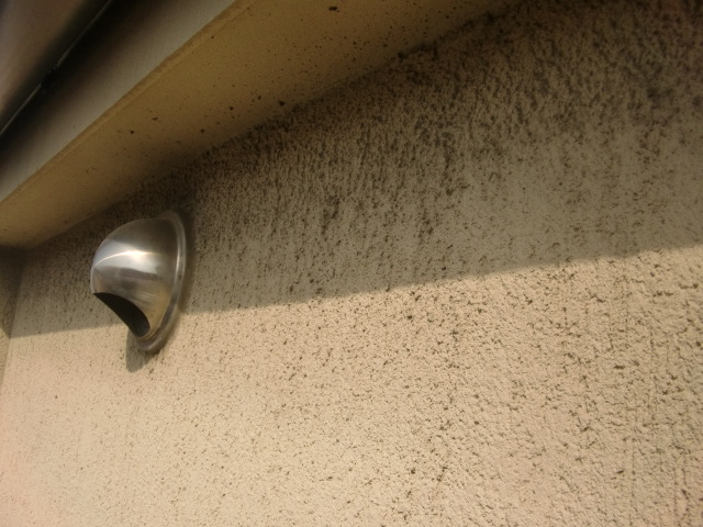 岸和田市西之内町の外壁の汚れ