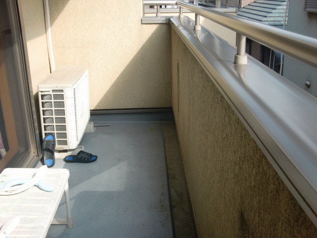 岸和田市西之内町のベランダ現況