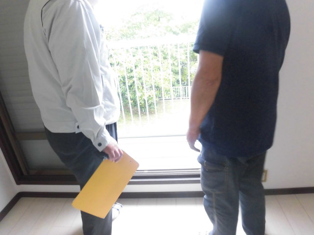 岸和田市の雨漏りの現地調査