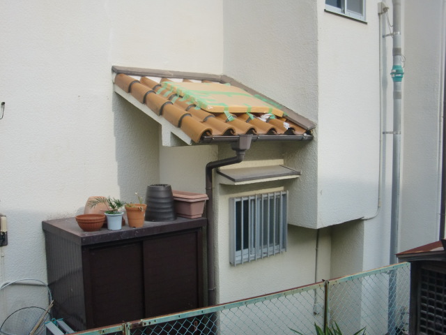 泉南市の庇の屋根破損