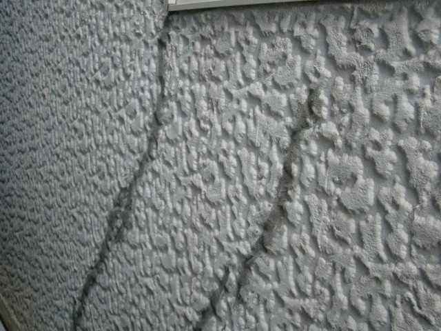 熊取町の外壁のひび割れ補修完了