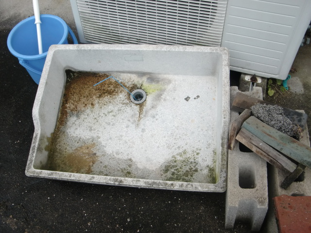 岸和田市西之内町の既存流し撤去