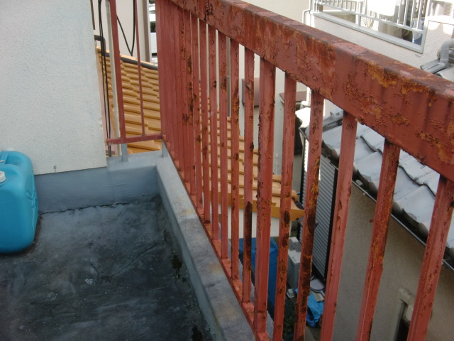 岸和田市土生町のベランダの手すり現況