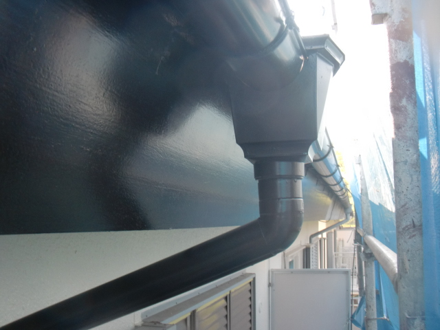 岸和田市天神山町の塗装できれいになった雨樋