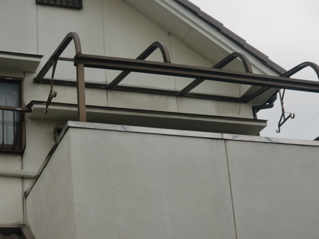 泉南郡岬町のテラス屋根のパネル仮撤去