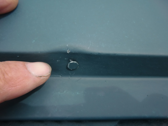 貝塚市王子の棟板金の抜けかかった釘を打ち直し