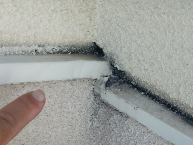 貝塚市半田の外壁の見切り現況