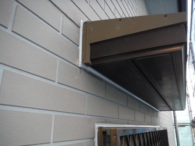 和泉市の庇回りやサッシ回りのコーキングも打ち替え