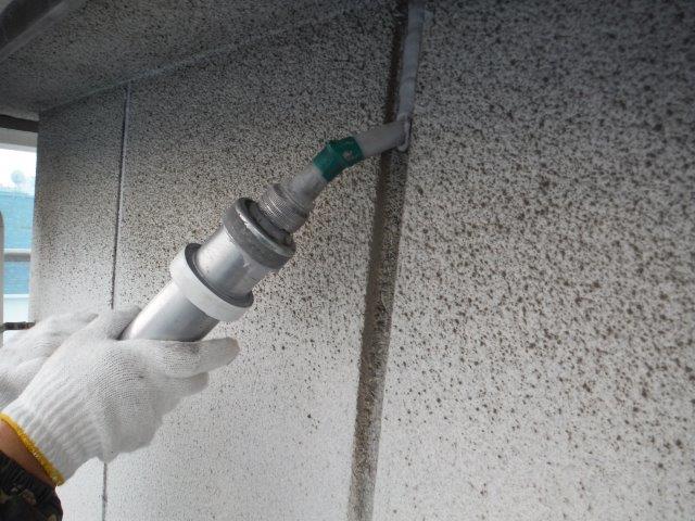 岸和田市紙屋町のALCパネルの目地にシーリング充填