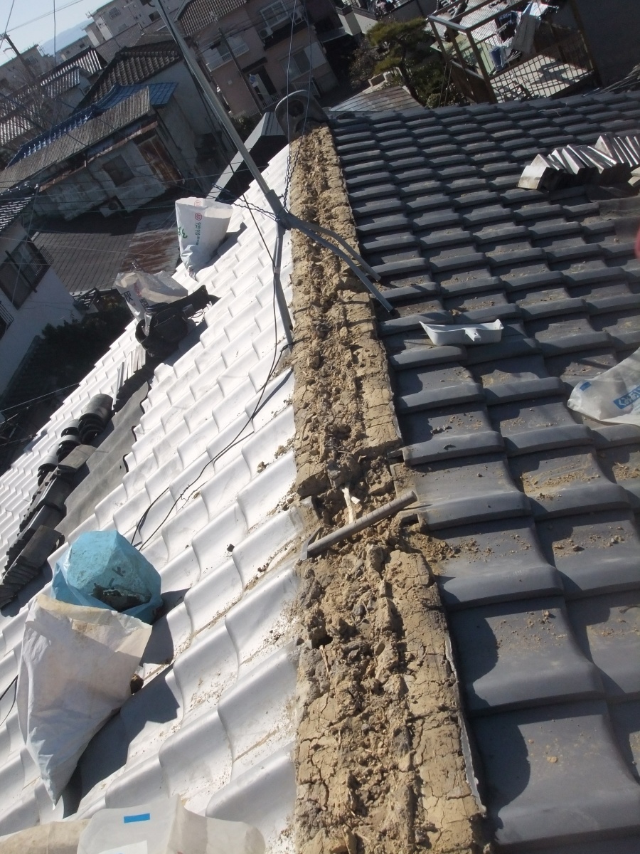 岸和田市の棟瓦積み直し