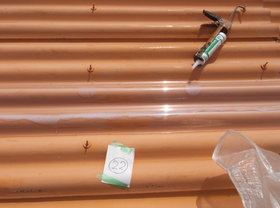 泉佐野市の工場の雨漏り修理2日目